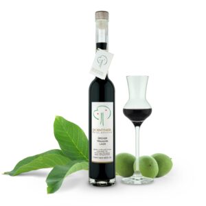 Grüner Walnusslikör